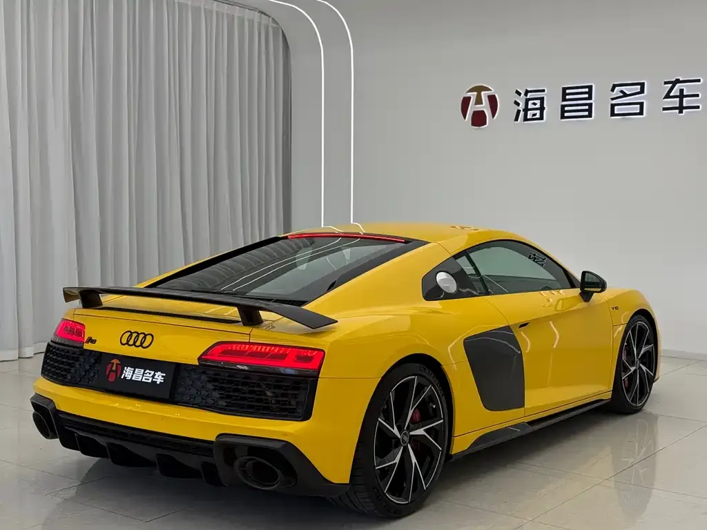 Audi R8 — фото 5