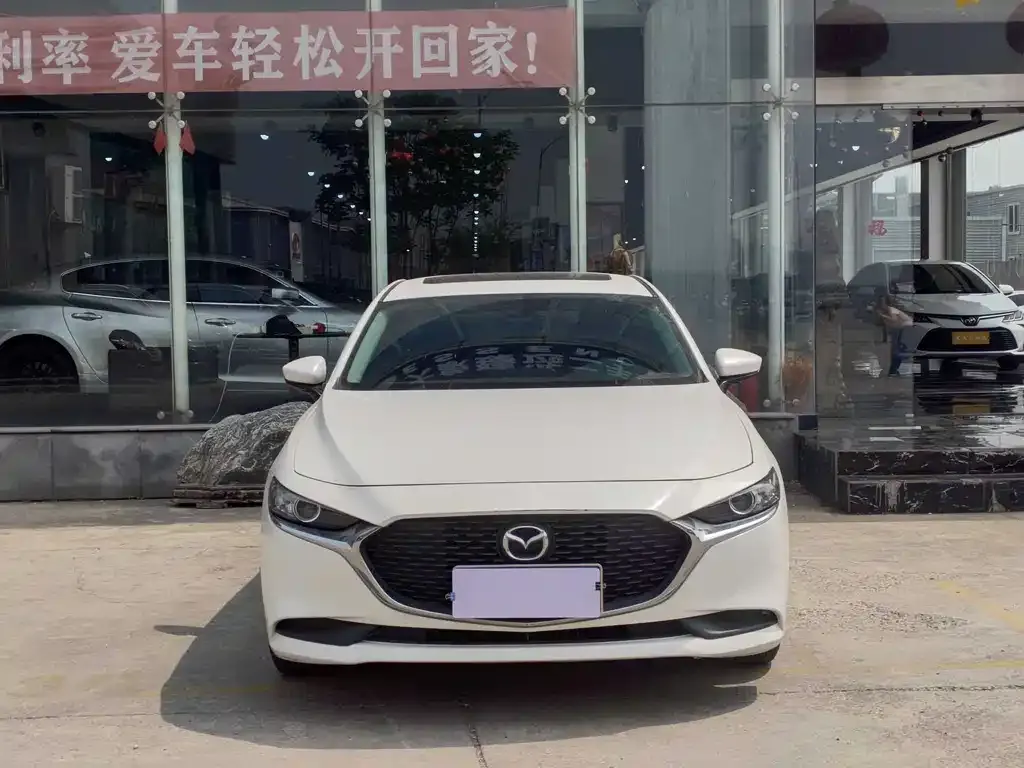 Mazda 3 Axela — фото 10