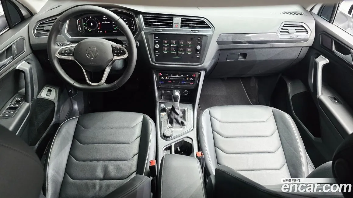Volkswagen Tiguan — фото 9