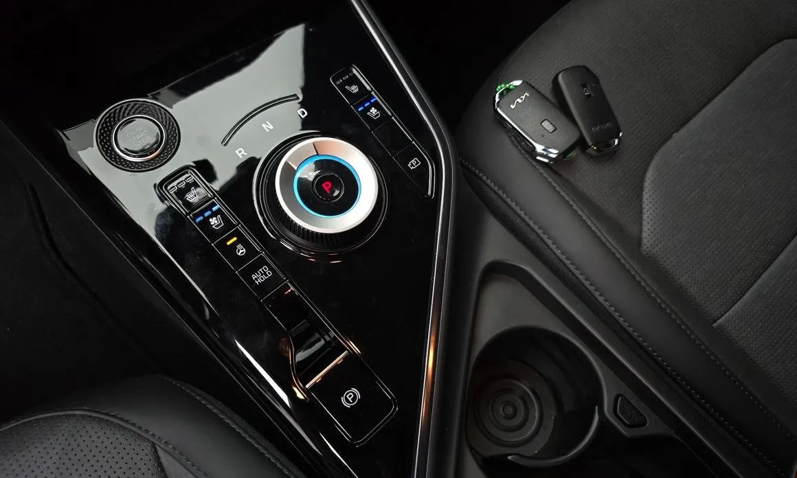 Kia Niro — фото 9