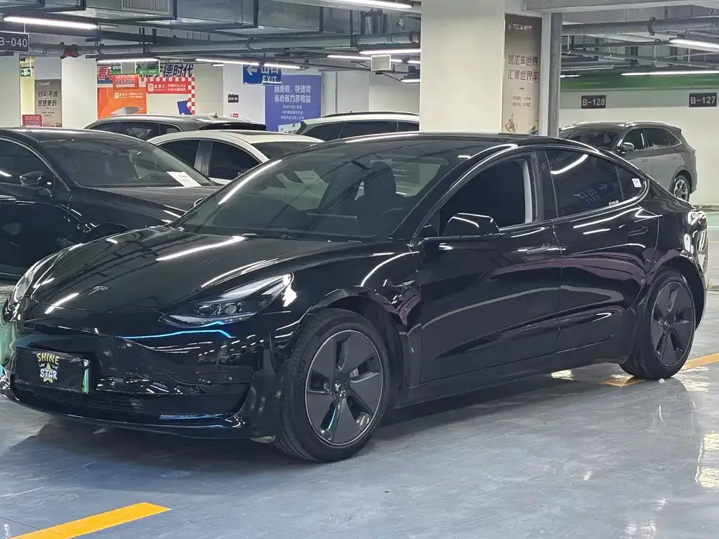 Tesla Model 3 — фото 1