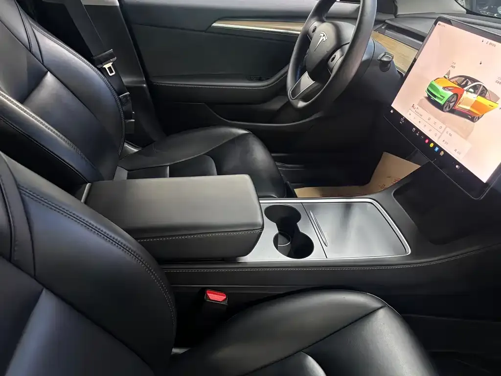 Tesla Model 3 — фото 2