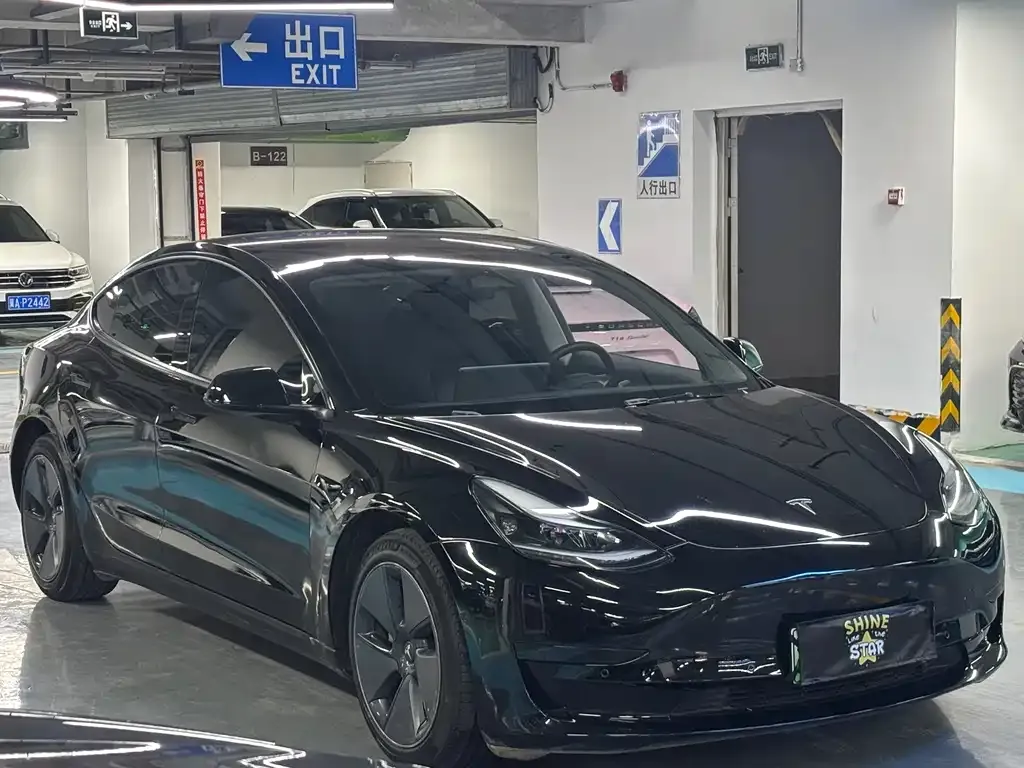 Tesla Model 3 — фото 7