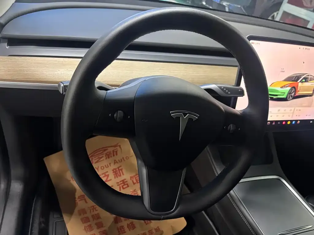 Tesla Model 3 — фото 8