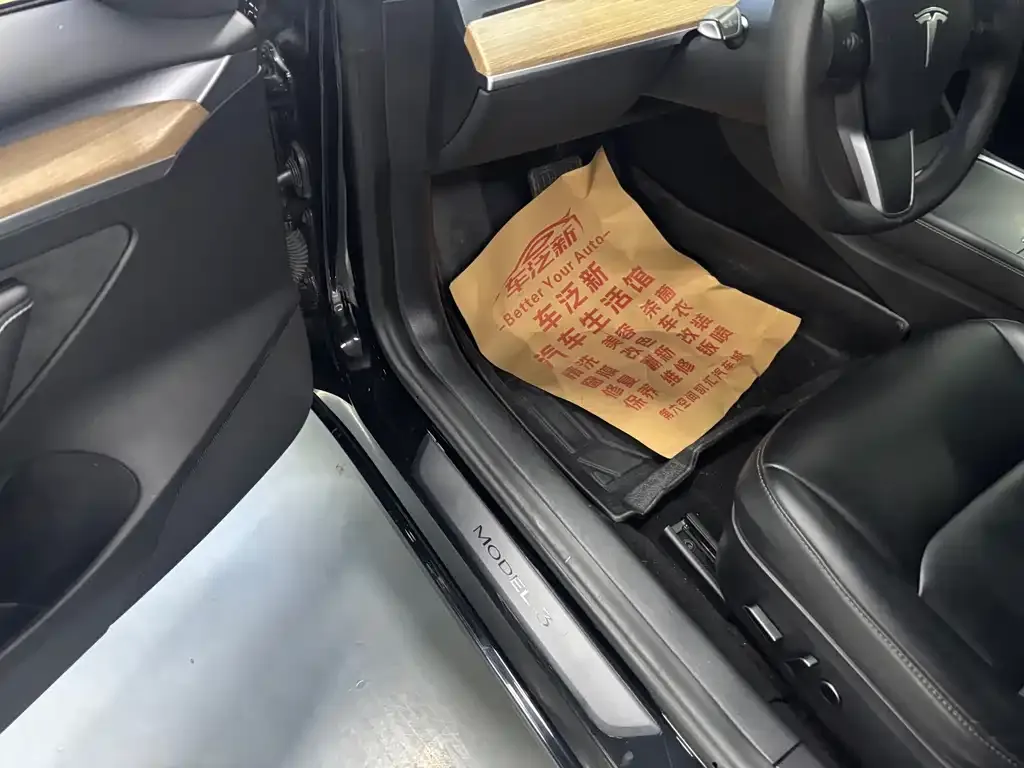 Tesla Model 3 — фото 3
