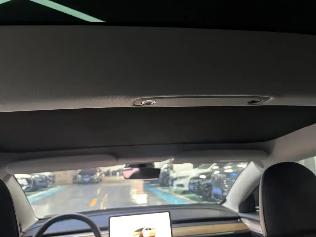 Tesla Model 3 — фото 10