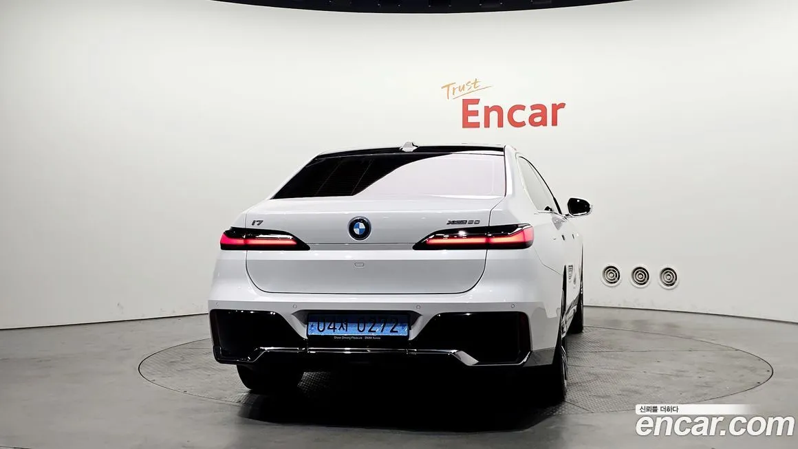 BMW i7 — фото 4