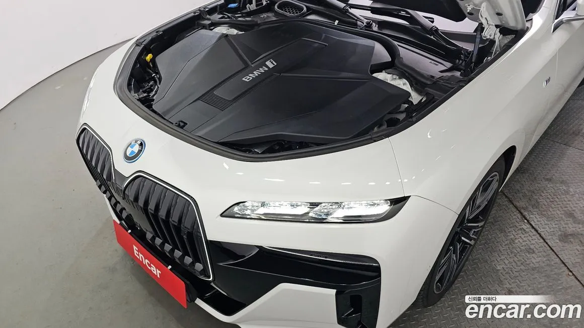 BMW i7 — фото 2