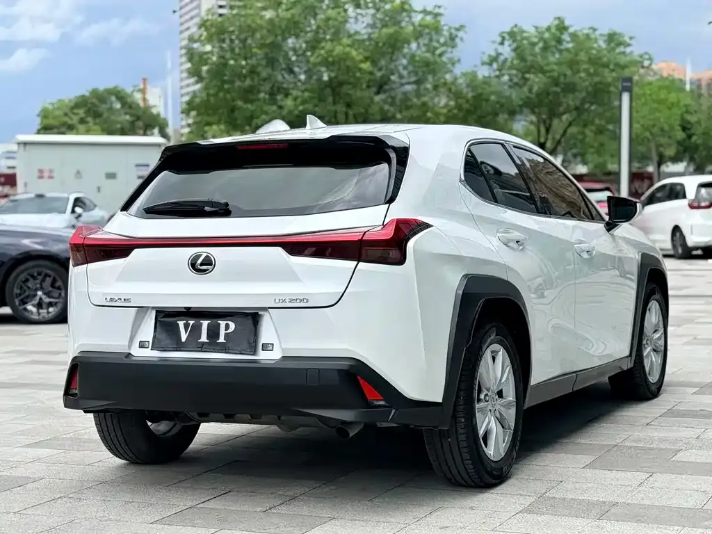 Lexus UX — фото 5