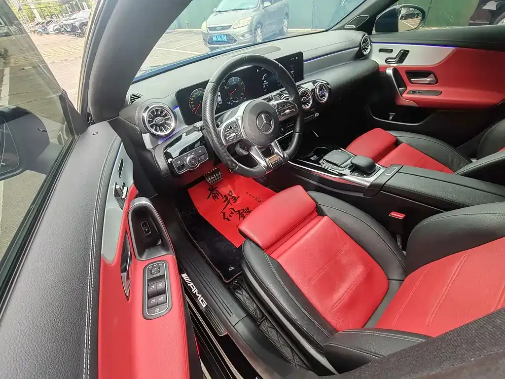 Mercedes-Benz CLA AMG — фото 10