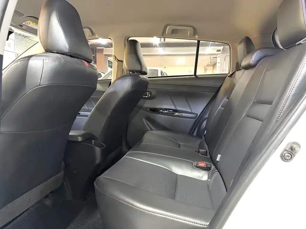 Toyota Yaris L — фото 3