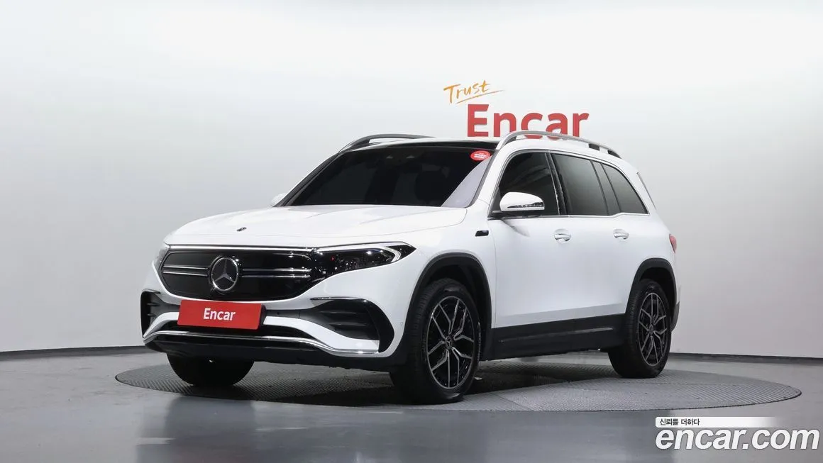 Mercedes-Benz EQB — фото 1