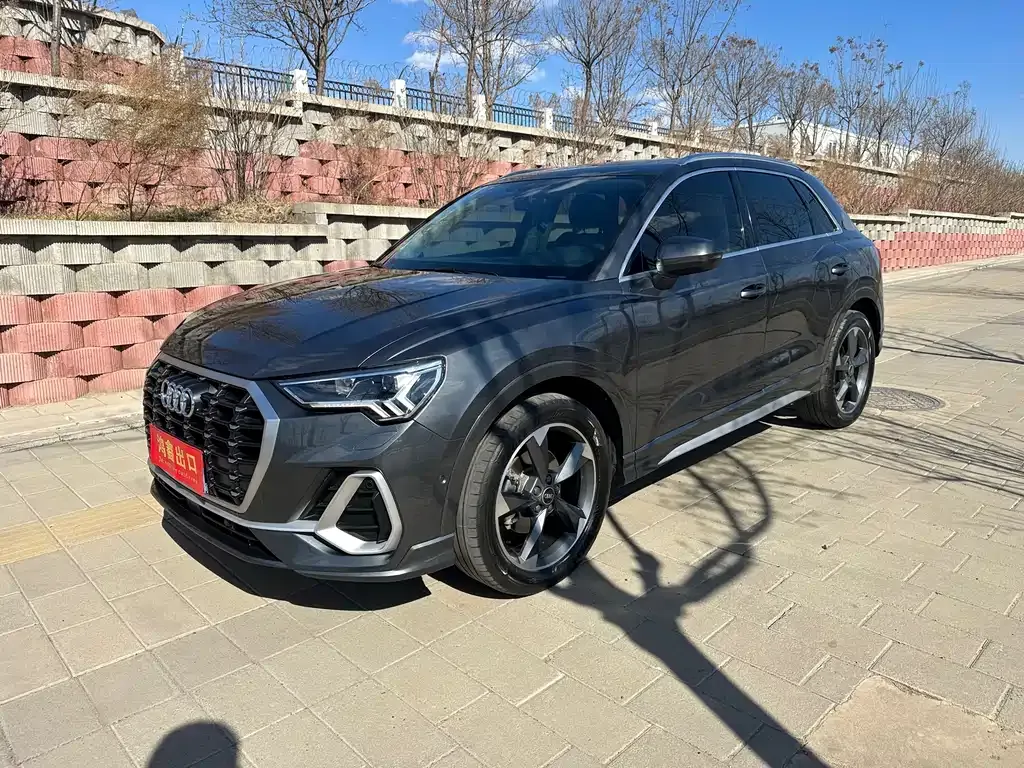 Audi Q3 — фото 1