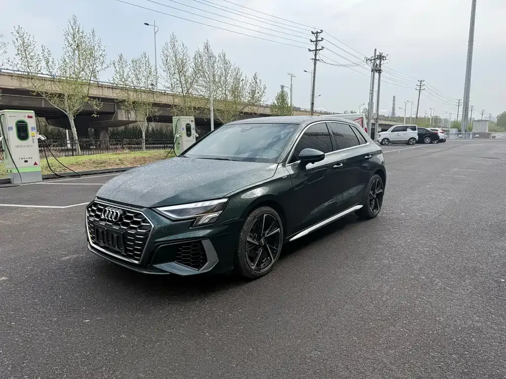 Audi A3 — фото 1