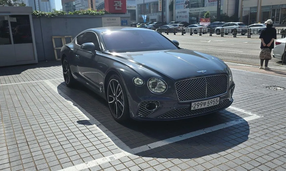 Bentley Continental — фото 1