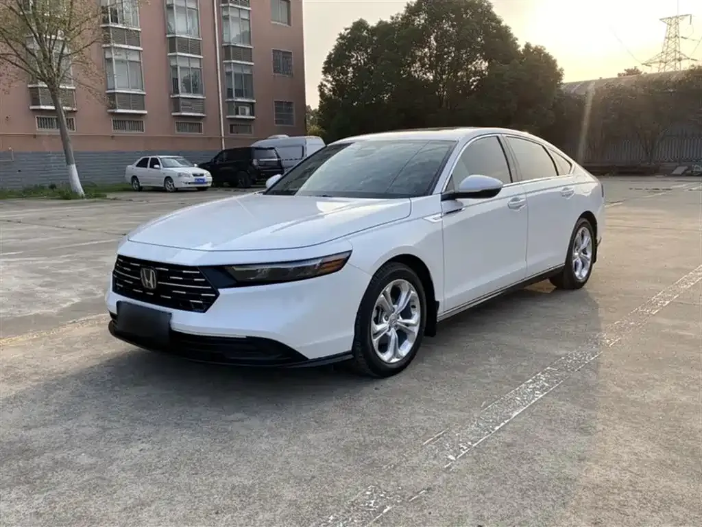 Honda Accord — фото 1