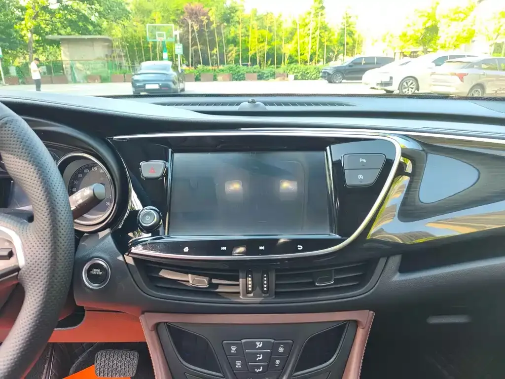 Buick Envision Plus — фото 5