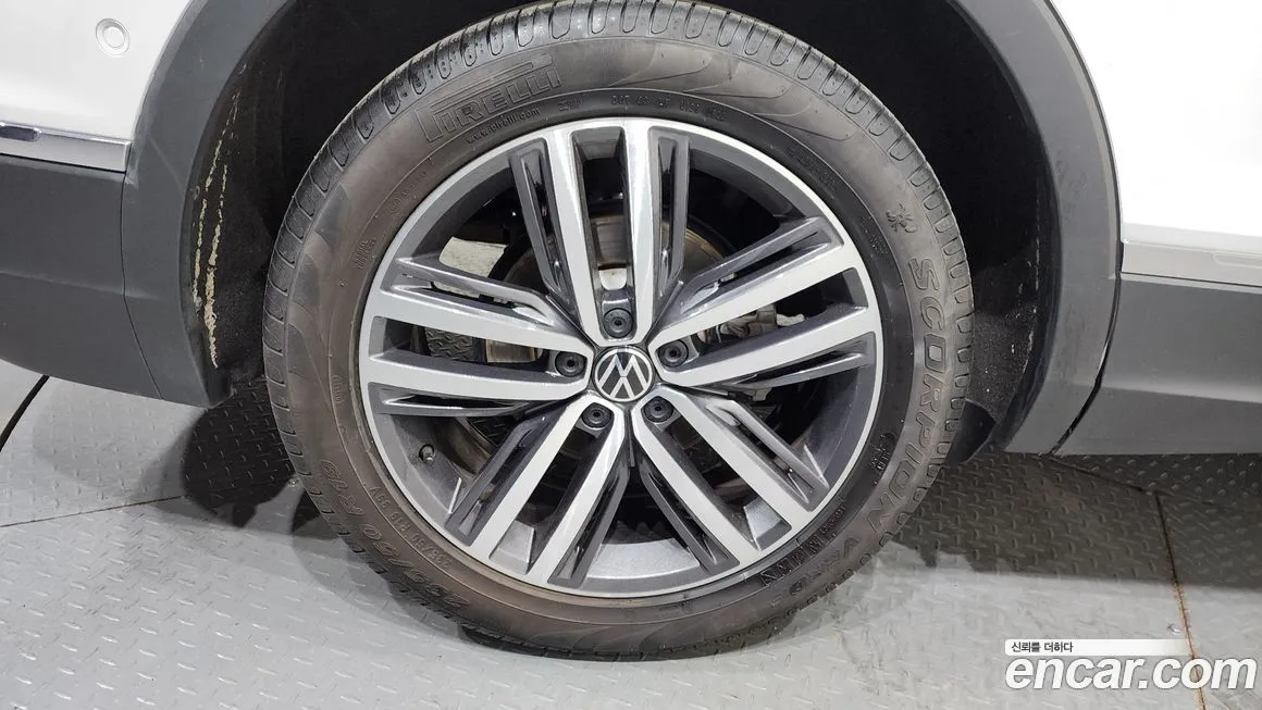 Volkswagen Tiguan — фото 7