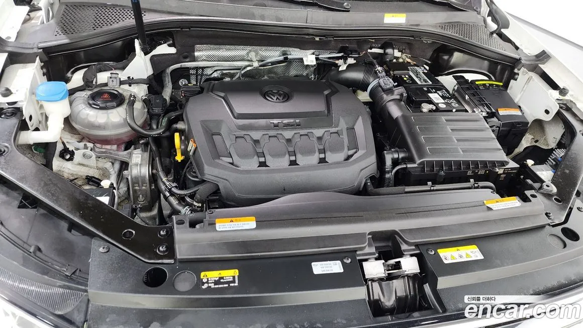 Volkswagen Tiguan — фото 8