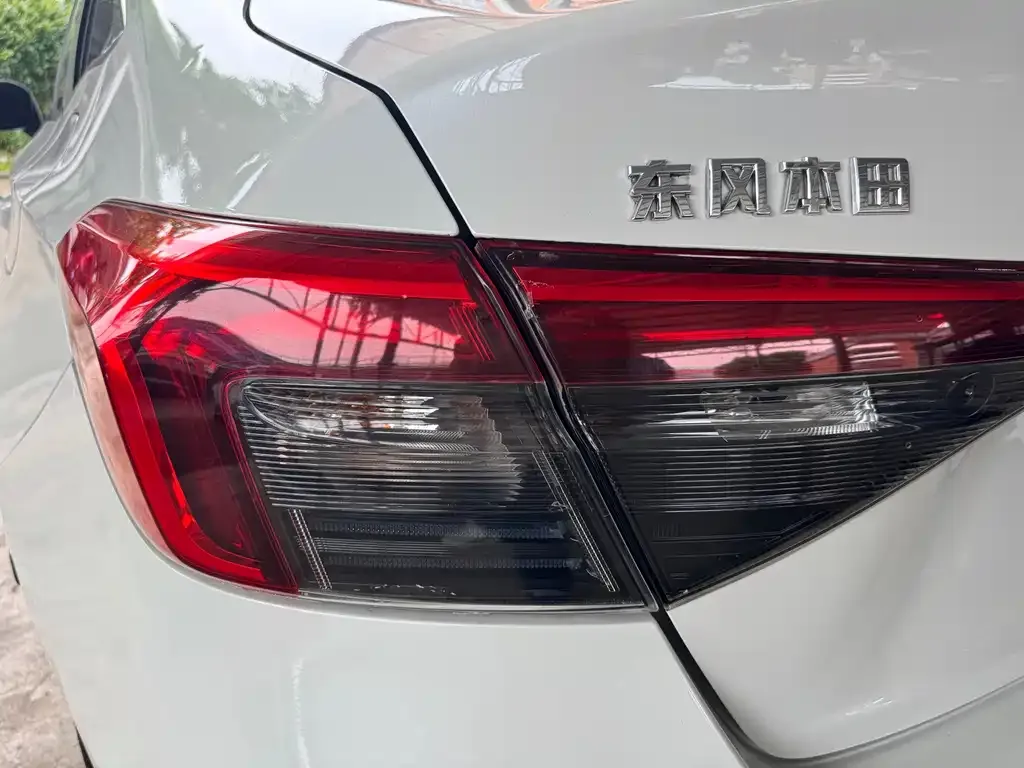 Honda Civic — фото 10