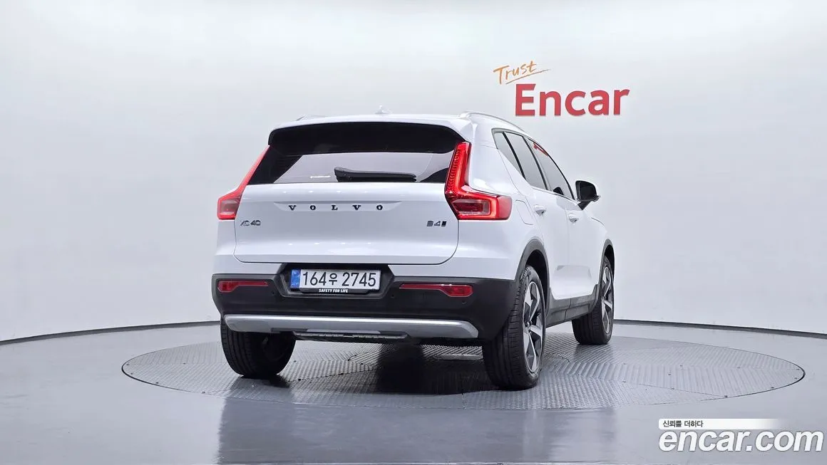 Volvo XC40 — фото 3