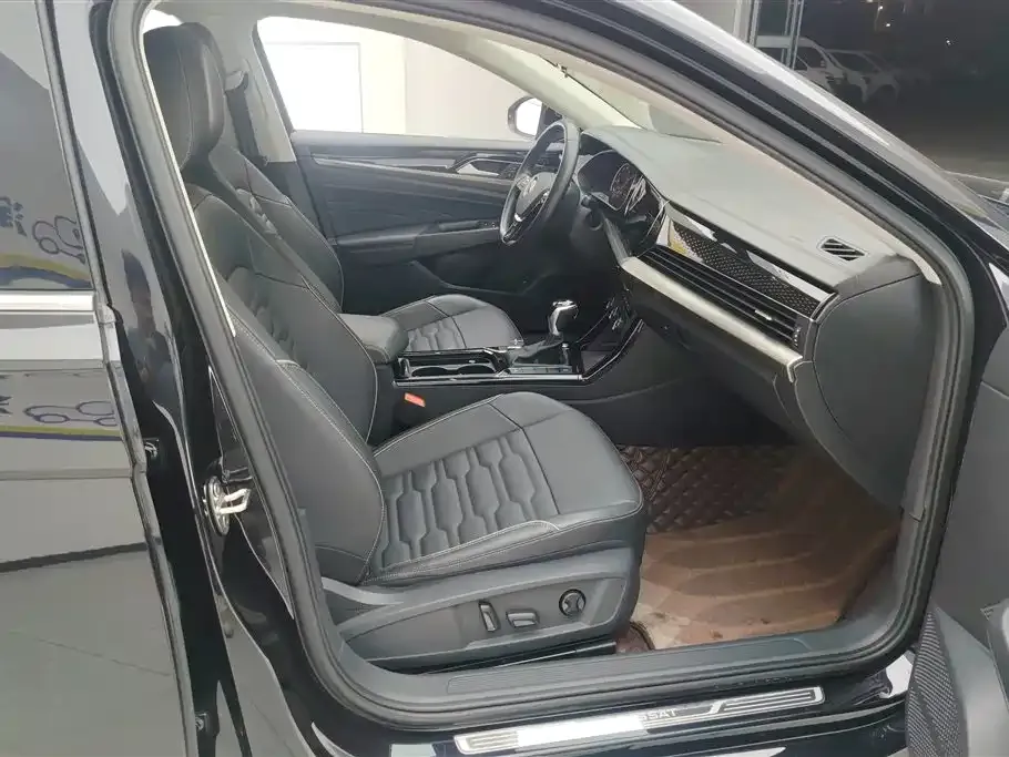 Volkswagen Passat — фото 8