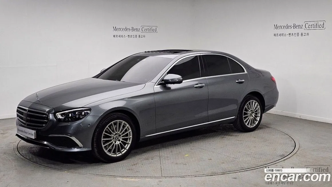 Mercedes-Benz E-Class — фото 1