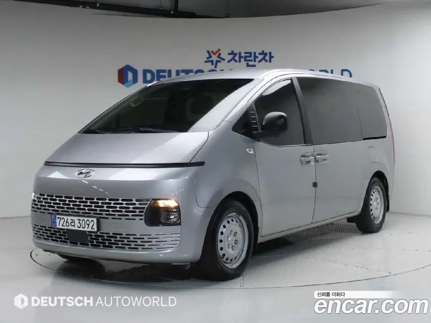 Hyundai Staria — фото 1