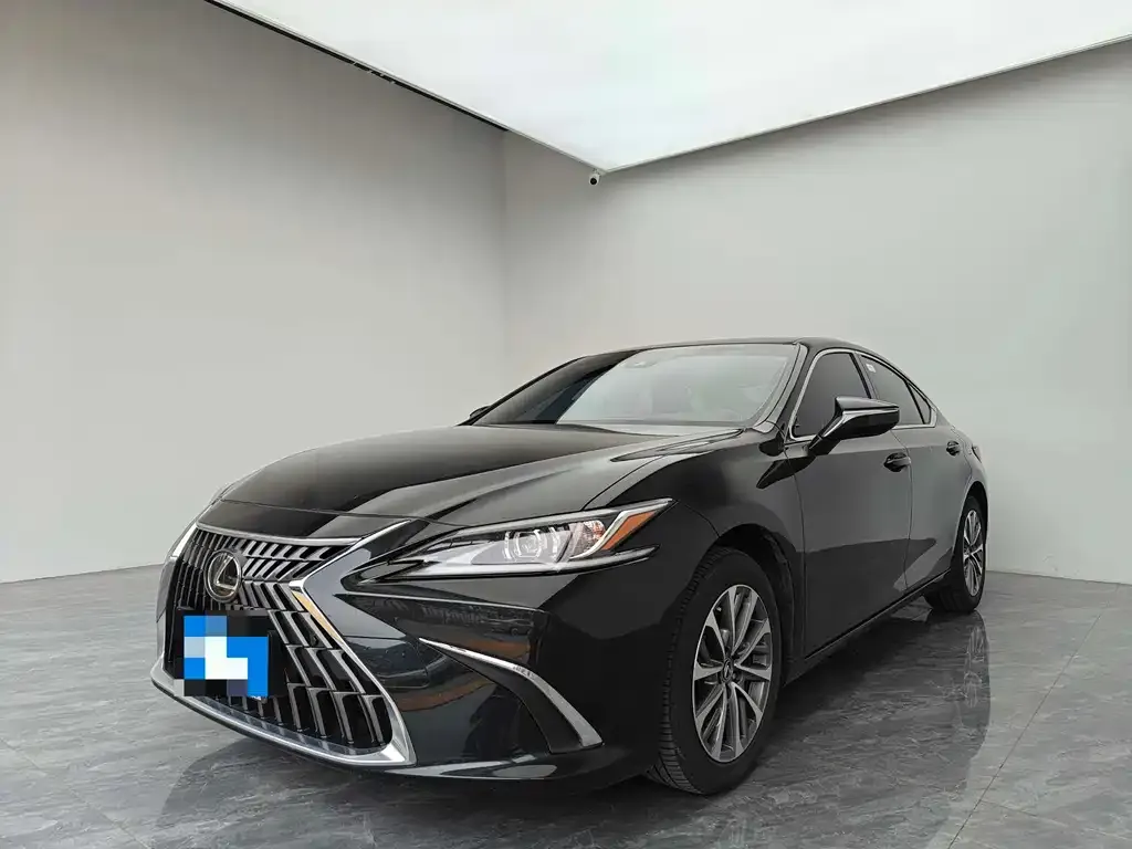 Lexus ES — фото 1