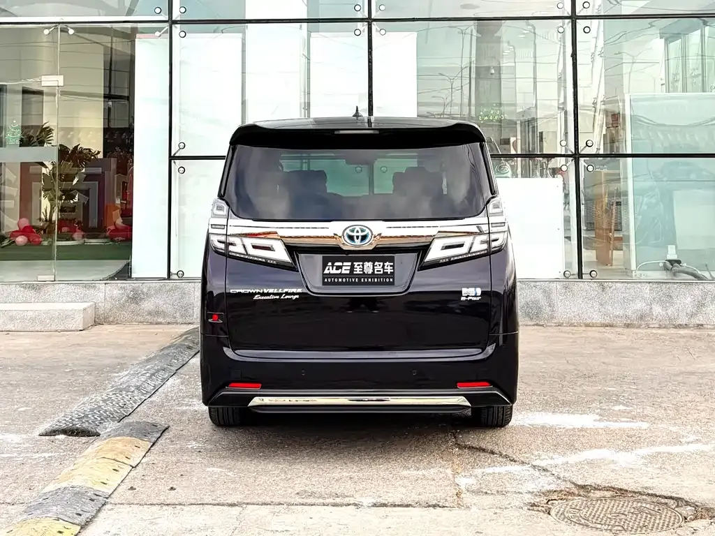 Toyota Vellfire — фото 4