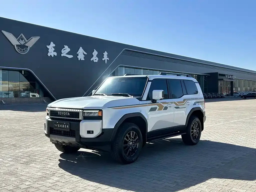 Toyota Prado — фото 1