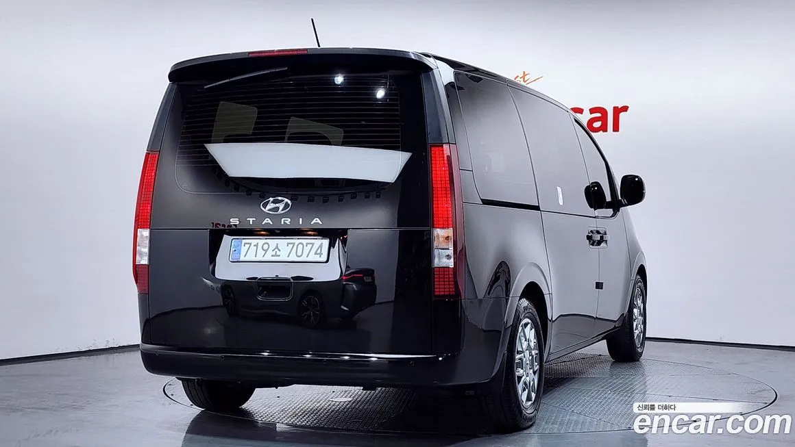 Hyundai Staria — фото 3