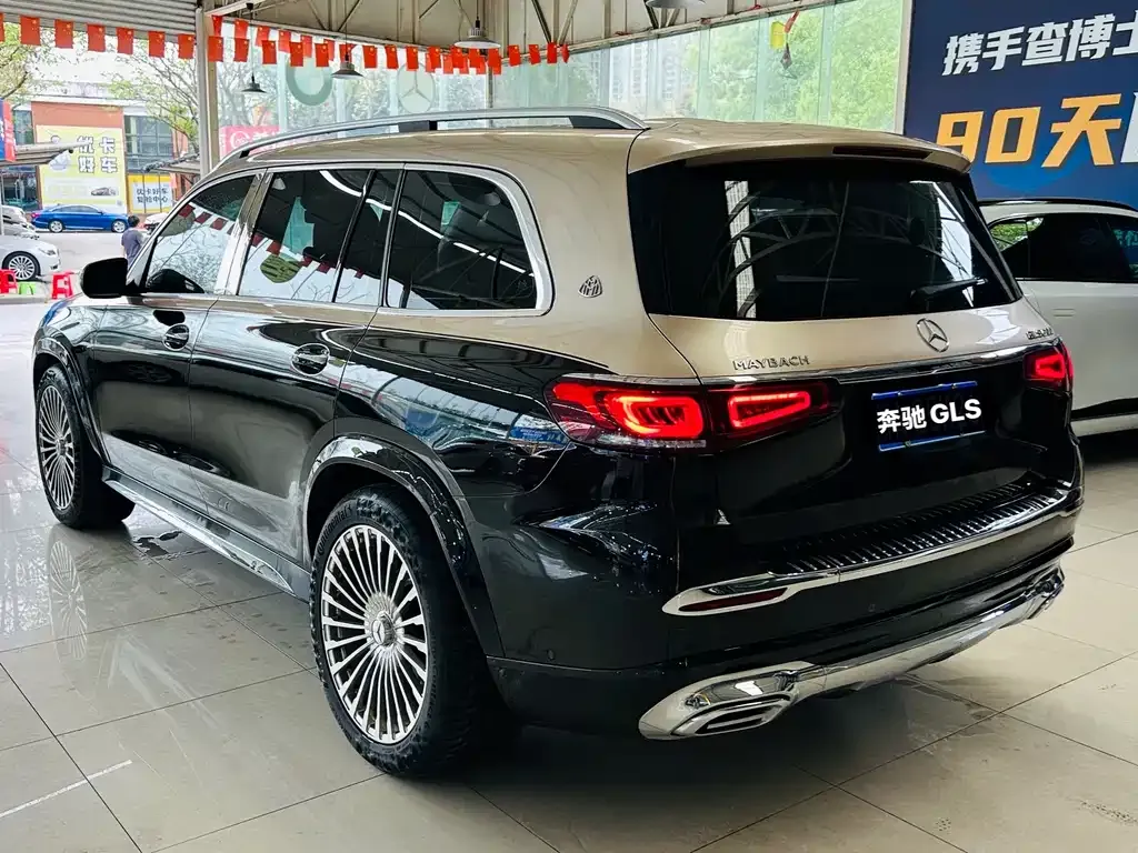 Mercedes-Benz GLS — фото 10