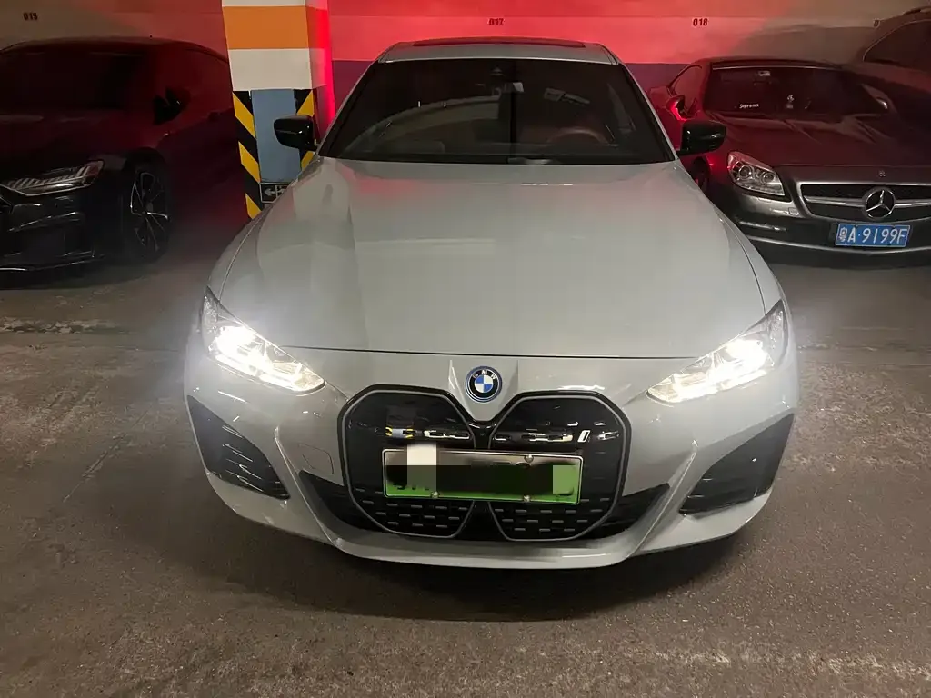 BMW i4 — фото 6