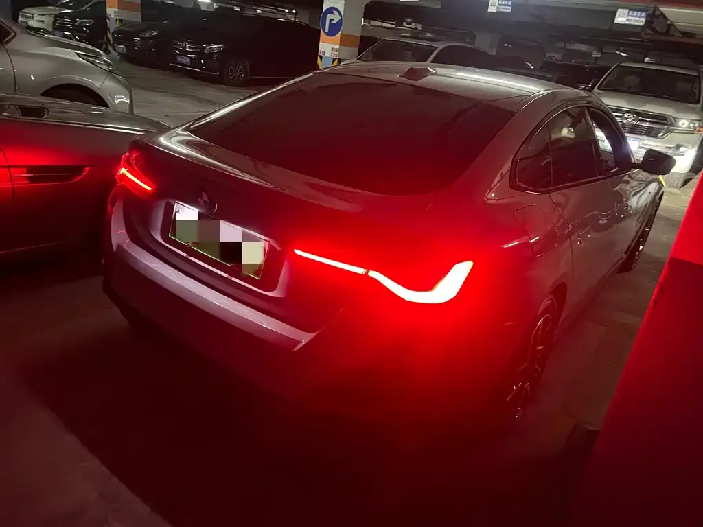 BMW i4 — фото 3