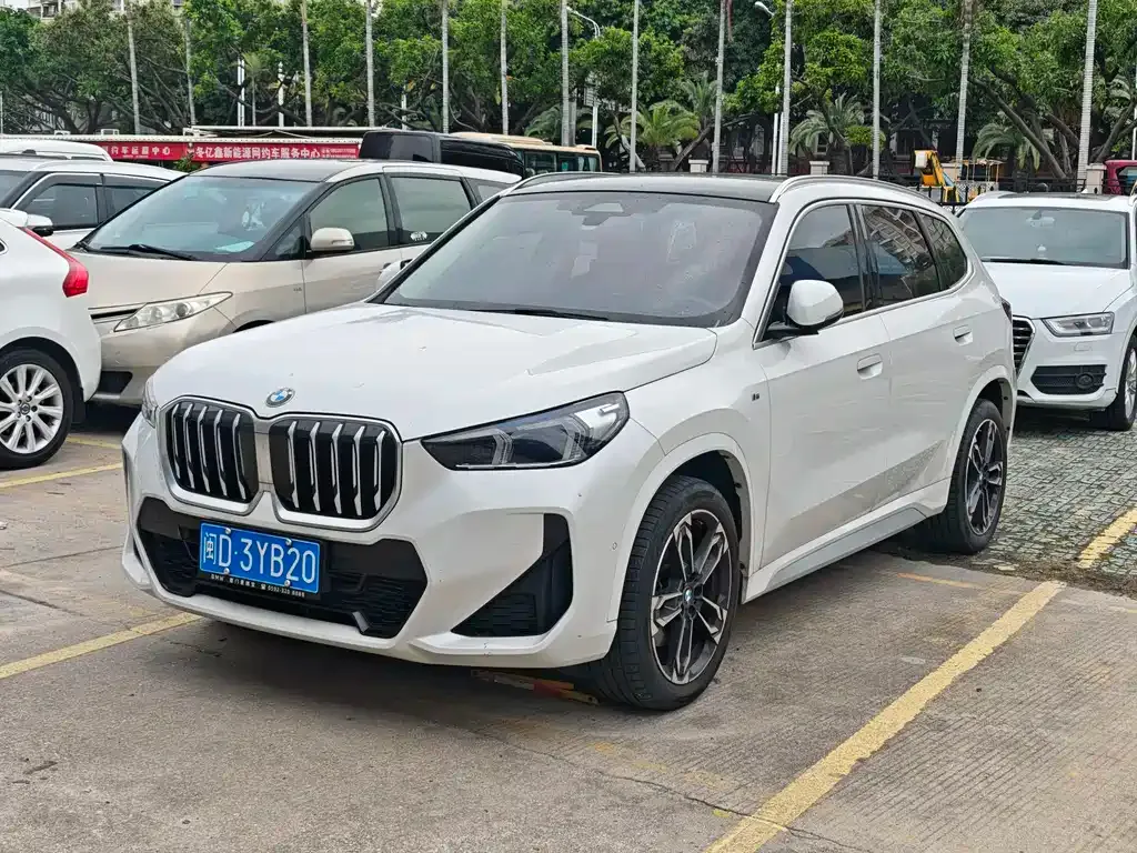 BMW X1 — фото 1