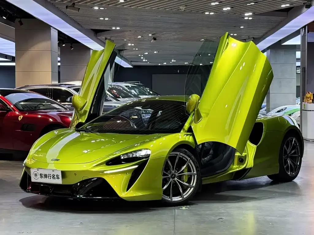 McLaren Artura — фото 1
