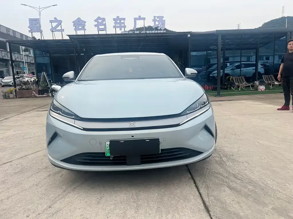 BYD Qin L — фото 5