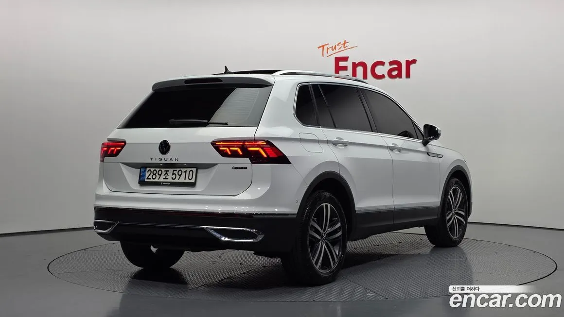 Volkswagen Tiguan — фото 3