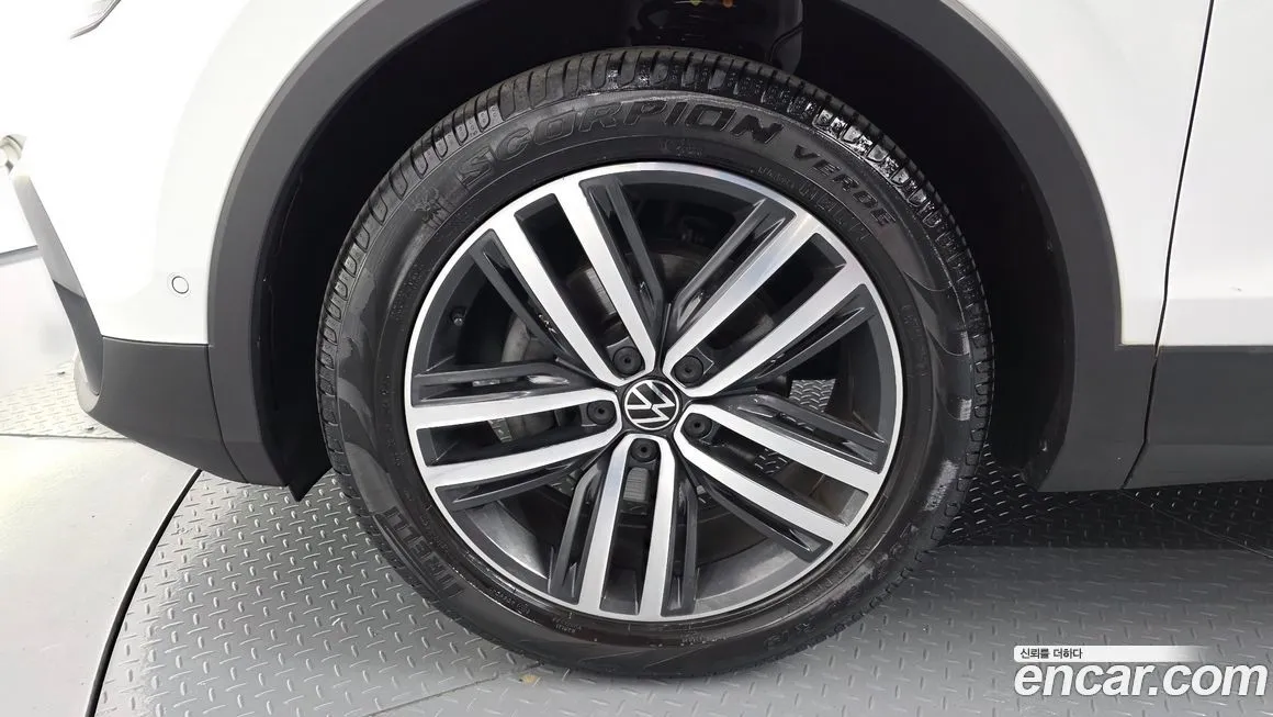 Volkswagen Tiguan — фото 7