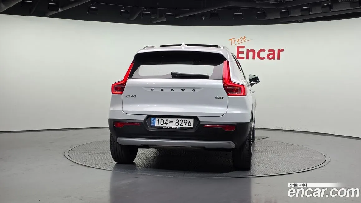 Volvo XC40 — фото 3
