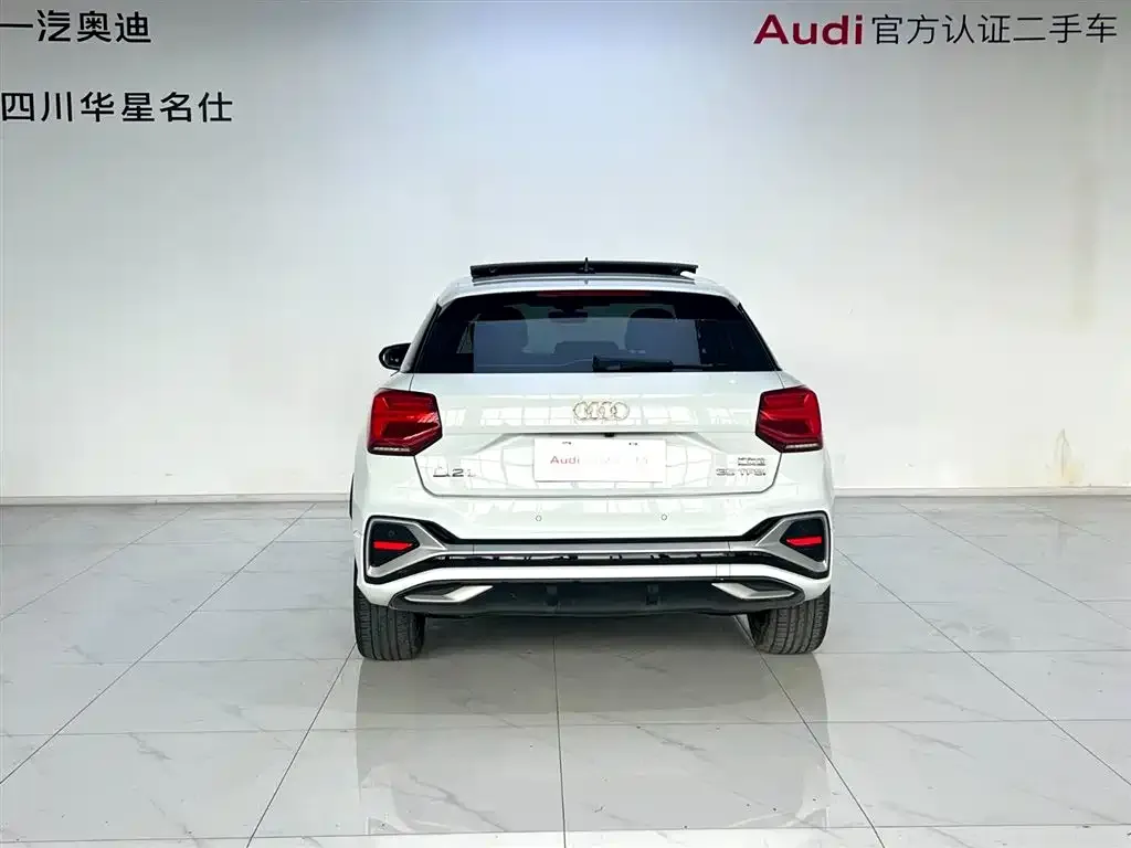 Audi Q2L — фото 2