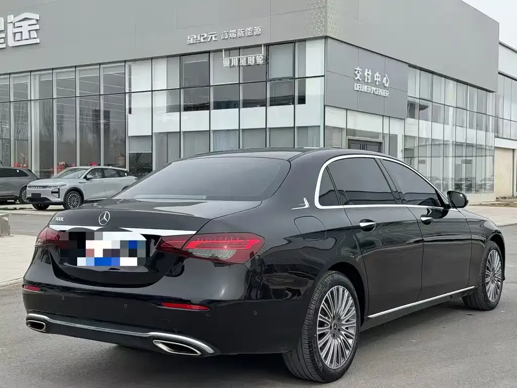 Mercedes-Benz E-Class — фото 4