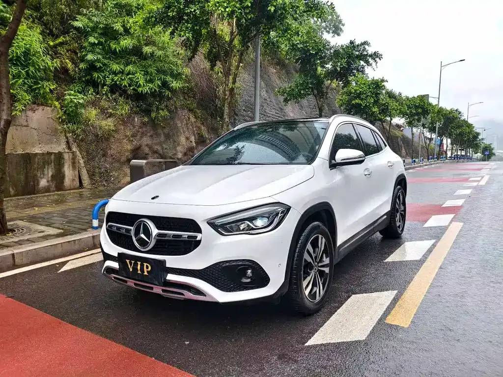Mercedes-Benz GLA — фото 1