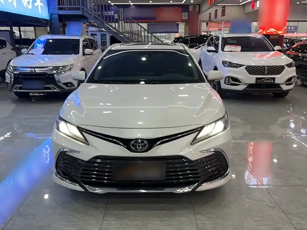 Toyota Camry — фото 7