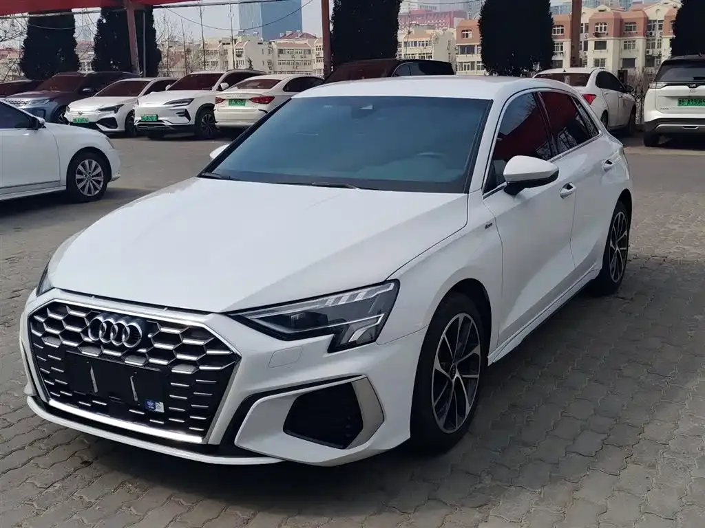 Audi A3 — фото 1