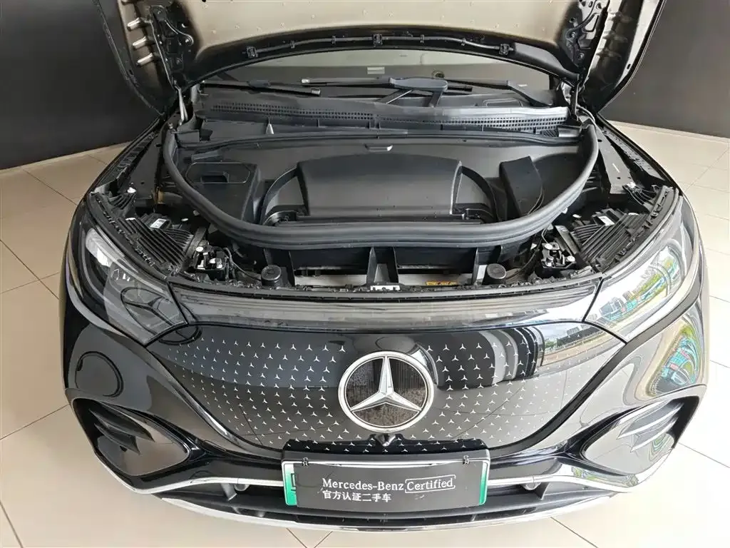 Mercedes-Benz EQE SUV — фото 2