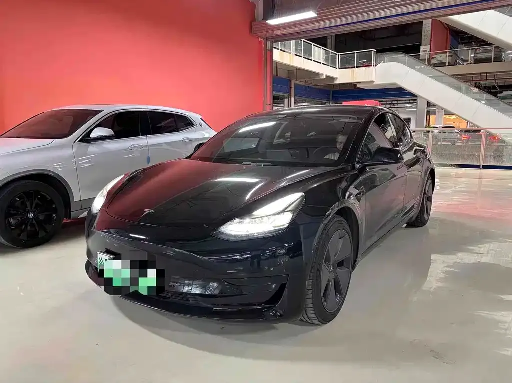 Tesla Model 3 — фото 4