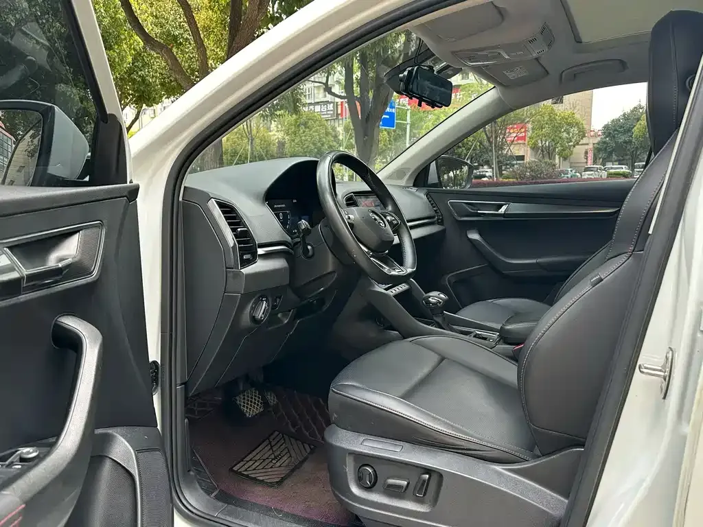 Skoda Karoq — фото 10
