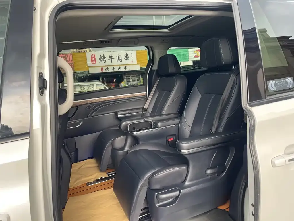 GAC Motor Trumpchi M8 — фото 8